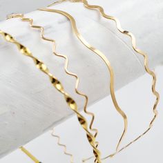 Hair Band Brass, metal, iron, gold Minimalist Style Want silver color please click https://www.etsy.com/ca/listing/1304721626/silver-metal-headband-unisex-sports-wave?click_key=182ec23a1961301e076d85591b7c7932a1216c1f%3A1304721626&click_sum=6ee9ecd8&ref=shop_home_active_9&frs=1&crt=1 Dispatches from a small business in Canada IMPORTANT: Standard shipping to Canada is UNTRACKED Choose upgraded shipping if you need tracking number PS  a is tight , good for normal hair to little bit thick hair b, c Gold Hair Band, Metal Men, Metal Headband, Band Metal, Metal Headbands, Normal Hair, Spring Hairstyles, Turban Headbands, Head Band