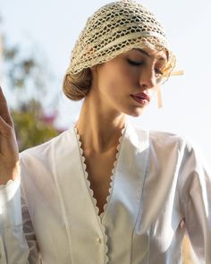 L'Orient Blanc accessories also reflect the East-West synthesis in every stitch. Alençon, designed in Paris and made with the technique of Balıkesir Ören, comes to life with the skills of housewives. Feel the delicacy of crochet in your style with the Alençon hat. Spring Crochet Lace Hat, Fitted Crochet Hat For Spring, Elegant Adjustable Crochet Hat For Spring, Elegant Spring Crochet Hat, Mini Hats, East West, Fascinator, Your Style, Caps Hats