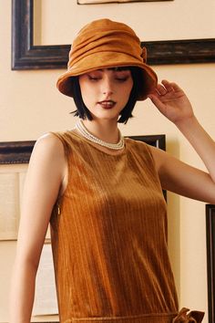 A wonderful hat crafted with high-quality materials and attention to detail, ensuring both durability and style. Features: Wide brim for ample sun protection Ribbon trim and bow Elegant crimping design Head circumference of 22'' / 56 cm Wide Brim Bucket Hat, 1920s Hat, 1920s Accessories, 1920s Headpiece, 1920s Style, Bucket Hat Black, 1920s Dress, Cloche Hat, Wedding Dresses Plus Size