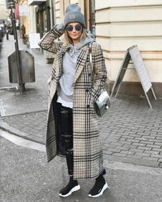 How To Wear Zara According to Instagram’s Top Bloggers | StyleCaster Duster Outfit, Plaid Duster, Winter Womens Fashion, Pijamas Women, Chic Winter Outfits, Casual Winter Outfits, Plaid Jacket, Winter Outfits Women, Winter Outfit