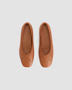 The Day Ballet Flat Toasted Almond – Everlane Soft Ballet Flats, The Ballet, Shoe Inspiration, Low Heel Shoes, Recycled Leather, Shoe Closet, Dream Shoes, Ballet Flat, Stylish Shoes