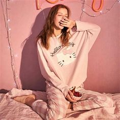 Women's Sanrio Clothes, Aesthetic Egirl, Silk Bedding Set, Womens Pyjama Sets, Takara Tomy, Pair Of Pants, Comfy Outfits, Cute Pink, Pajama Set