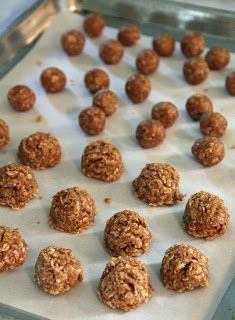 the cookies are ready to be baked on the baking sheet in the oven for consumption