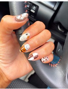 Fall Utah Nails, Retro Nails Acrylic, Fair Nail Ideas, Cowboy Halloween Nails, Tennessee Nails Designs, Western Halloween Nails, Western Fall Nails, Fall Western Nails, Country Acrylic Nails