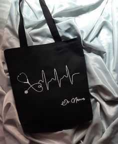 Bling Stethoscope, Creative Tote Bag, Diy Tote Bag Design, Handpainted Tote Bags, Canvas Bag Design, Travel Bag Set, My Style Bags, Unique Tote Bag