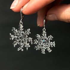 ➡️ [ITEM DESCRIPTION] Handmade snowflake dangle earring - necklace sold separately. Made with UV resin and filament line. Metal closures and chain available in stainless steel. All closures and chains are hypoallergenic and nickel / lead free. ➡️ [AVAILABLE STYLES] *Snowflake Earring *Snowflake Necklace ---Custom Orders Accepted --- Please message me for assistance. ➡️ [SHOP WITH CONFIDENCE] 😊Price includes a caring seller that will support you post-sale should you have questions or needs. 🔥Hi Wire Jewelry Snowflake, Handmade Wedding Gifts, Snowflake Necklace, Snowflake Earrings, Winter Snowflakes, Holiday Wedding, Etsy Earrings Dangle, Uv Resin, Gift Handmade