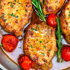 Skillet Pork Chops are pan-seared to perfection and then drenched in a sweet and savory sauce! Enjoy this comfort food at home with this easy recipe! Overnight Salad, Skillet Pork Chop Recipes, Skillet Pork Chops, Pork Carnitas Slow Cooker, Homemade Coleslaw, Chops Recipe, Sausage And Egg, Slow Cooker Pork, Pan Seared