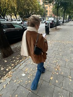 Autumn 2024 Aesthetic, Fall In Nyc Aesthetic, City Fall Fashion, European Fall, Model Accessories, Fall Girl, Best Winter Outfits, Autumn In New York, Fire Fits