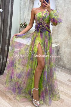 Tulle Sleeves, Evening Dresses With Sleeves, Yellow And Purple, Dress Sleeve Styles, Elegant Pattern, Evening Dresses Elegant, Aaliyah, Mongolia, Formal Evening Dresses