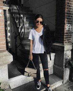 Black Distressed Jeans, 40s Style, Chic Coat, 40s Fashion, Minimal Outfit, Causual Outfits, Outfit Goals, Distressed Black Jeans