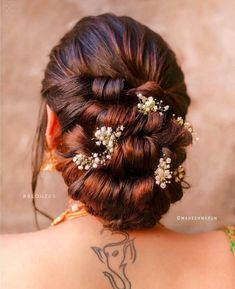 Zara Zyanna, Indian Hair Styles, South Indian Hairstyle, Hairstyles For Saree, Bun Accessories, South Indian Wedding Hairstyles, Reception Hairstyles, Wedding Day Hairstyles