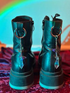 Beautiful whimsical and fun boot charms to shine you to your path ✨a simple touch of magic on your boots. Diy Combat Boots, Fairy Boots, Chain Crafts, Fairy Costume Diy, Shoes Wishlist, Boot Charms, Butterfly Rainbow, Unique Boots, Diy Chain