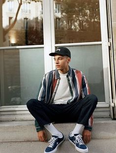 Urban Apparel, Streetwear Mode, Style Sportif, Sport Style, Outfit Trends, Men Street, Striped Long Sleeve Shirt, Streetwear Men Outfits, 인물 사진