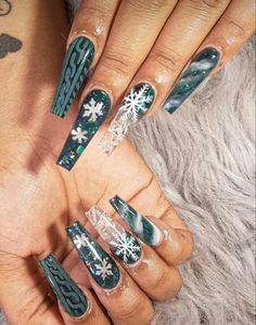 Jesus Nails, Green Christmas Nails, Blue Christmas Nails, Christmas Nail Design, Secret Nails, Blue Coffin Nails, Dark Blue Nails, Blue Glitter Nails, Navy Blue Nails