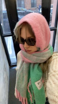 scarfs outfits winter Winter Fits Nyc, Comfy Snow Day Outfit, Scarf Over Head Winter, Winter Hats Aesthetic, Scarf Balaclava Outfit, Scarf Aesthetic Outfit, Winter Inspo Pics, Canada Winter Outfit, Packing For Cold Weather