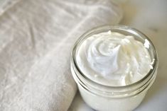 whipped tallow balm in glass jar with linen towel Balm Recipe, Skin Balm, Glass Mixing Bowls, Beef Tallow, Small Mason Jars