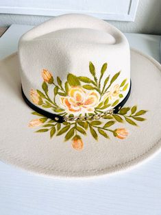 Hand Painted Hat, Wide Brim Hat, Floral Painted Hat, Sun Hat, Baby Shower Hat - Etsy Hand Painted Cowboy Hats, Painted Hat Ideas, Painted Fedora Hat, Painting On Hats, Painted Hats Diy, Painted Straw Hats, Painted Hats For Women, Hat Pyrography, Painted Cowboy Hats