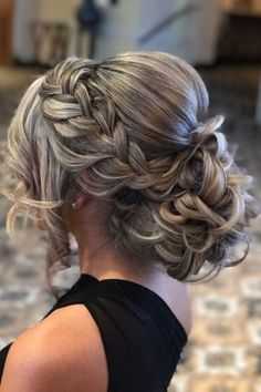 Bride Wedding Hair Updo With Braid, Western Hair Styles For Wedding, Wedding Nail For Bridesmaid, 2 Braids Updo, Long Hair Pageant Styles, Big Wedding Updo, 2024 Wedding Hair Updo, Elegant Gothic Hairstyles, Bridal Updo For Long Hair