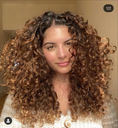 Hair Motivation, Latina Hair, Cabello Hair, Colored Curly Hair, Hairstyles For Layered Hair