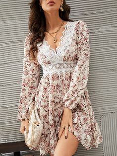 Romantic Outfits For Women, Floral Shirts Women, Bohemian Floral Dress, White Flower Dress, Women Dress Collection, Flora Dress, Shirred Dress, Lantern Sleeve Dress, Viscose Dress