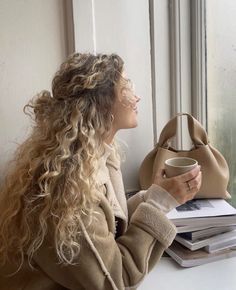 Blonde Curly Hair, Curly Hair Inspiration, Wavy Hair, Hair Goals