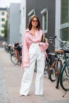 Le Fashion Blog Fashion Week Street Style Micro Sunglasses Pink Silk Blouse White High Waisted Pants Via Sandra Semburg Elegantes Outfit Damen, Stylish Work Attire, Business Casual Outfits For Work, Elegante Casual, Estilo Chic, Stylish Work Outfits, Work Outfits Women, Fashion Week Street Style, Business Casual Outfits