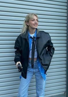 Necktie Outfit, Minimalism Clothes, Cute Nike Outfits, Collared Jacket, Androgynous Fashion, Jacket Outfit, Fashion Hacks Clothes