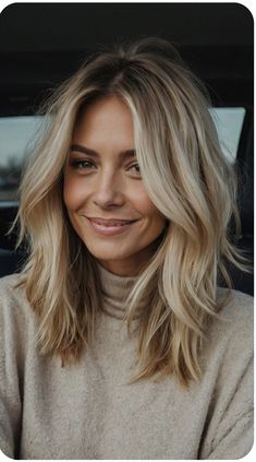 Women's Medium Length Haircut, Women’s Medium Length Haircut Blonde, Mom Chop Haircut, Haïr Cut Medium Hair Layers, Medium Hair Cuts Blonde, Mid Length Hair Thick Hair, Hair Cuts Medium Length Layers 2024, Medium Haircut Blonde, 2024 Medium Hair Styles