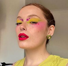 Colorful Make Up, Colorful Makeup Aesthetic, Pride Outfit Ideas Women, Maximalist Makeup, Eccentric Makeup, Quirky Makeup, Playful Makeup