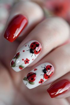 Nail Art Mariage, Ladybug Nails, Spring Nails Blue, Nails Dip, Festive Nail Art, Spring Acrylic Nails, Trendy Nail Art Designs, Daisy Nails