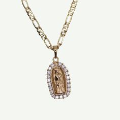 This beautiful virgencita necklace features a 1.25 inch 3D Virgin Mary pendant on a 20 inch figaro chain. hypoallergenic non tarnish and water resistant Virgencita Necklace, Virgin Mary Pendant, Figaro Chains, Figaro Chain, Virgin Mary, Ring Bracelet, Jewelry Care, Jewelry Rings, Water Resistant