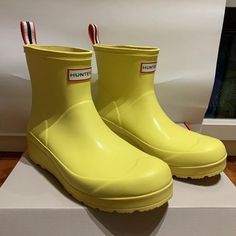 Yellow Hunters Boots Size 9. Slight Wedge. Hunters Boots, Yellow Hunter Boots, Womens Hunter Boots, Hunter Shoes, Women Hunters, Hunter Boots, Winter Rain, Shoes Women, Rain Boots