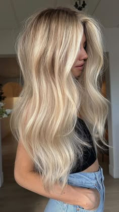 ✨ Why Balayage? ● Effortless Glam: Instant chic with minimal effort. ● Subtle Highlights: Natural, radiant glow. ● Seamless Integration: Perfectly complements your natural hair. 🚀 Huge Savings Alert! 🚀 35% OFF: Get this amazing deal and elevate your look. Don’t wait—shop now at SunnyExtensions.com and embrace the beauty! 💖 #BalayageTopper #BigSavings #SunnyExtensions #HairDiscount #USDeal Strawberry Blonde Balage, Blonde Hair Reverse Balayage, Blonde Balayage For Long Hair, Cool Blonde Hair Inspiration, Blonde Hair Tip Out, White Yellow Blonde Hair, Balage With Money Piece, Beginner Blonde Hair, Blonde Brown Hair Ideas