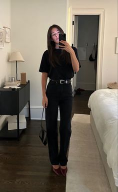 Winter Dinner Outfit, Black Work Outfit, Dinner Outfit Winter, Outfit Dinner, First Date Outfits, Dinner Outfit, A Love Letter, Black Work, Night Out Outfit