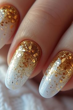 Ombre Glitter Nails Glittery Gold Nails, Nails With Sparkle Design, Golden Ombre Nails, Gold Glitter Nail Designs, Golden Glitter Nails, Glitter Gold Nails, Gold Ombre Nails, Gold Sparkly Nails