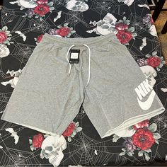 Brand New With Tags. - Rare 2017 Nike Ft Gx Sportswear Nsw Carbon Heather Gray Fleece Shorts In Mens Size Xxl. 100% Cotton. Wallet Pocket. Draw Strings. Retail: $60.00 Nike Comfortable Joggers For Sports, Nike Gray Joggers For Gym, Gray Comfortable Sweatpants For Sports, Gray Sporty Activewear For Loungewear, Nike Gray Cotton Joggers, Nike Gray Athleisure Athletic Shorts, Nike Sporty Gray Joggers, Nike Gray Athletic Shorts For Athleisure, Nike Gray Athletic Shorts For Sports