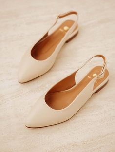 Women’s Flat Shoes, Spring Footwear, Flat Work Shoes, Beach Shoes Women, Flats For Work, Sling Back Flats Outfit, Tan Flats Outfit, Nice Flat Shoes, Bobbies Shoes