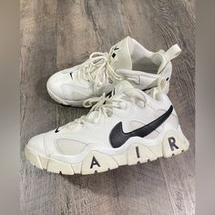 Nike Air Barrage Low Summit Mens Sneakers. Good Condition. Urban White Low-top Basketball Shoes, White Urban Low-top Basketball Shoes, Nike Air Barrage Low, Nike Air Barrage, Shoes Nike Air, Nike White, Shoes Nike, White Nikes, Mens Shoes Sneakers