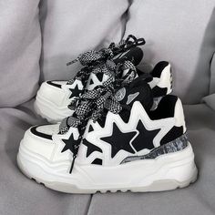 Black And White Platform Shoes, Cheap Platform Shoes, Thick Platform Shoes, Snikers Shoes, Black And White Clothes, Best Shoes For Women, Star Black And White, Casual Platform Shoes, Black Platform Sneakers