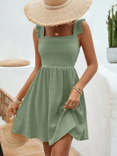 Summer Date Night Dress Casual, Sage Green Dress Casual, Date Night Dress Casual, Dc Clothes, Casual Spaghetti Strap Dress, Informal Attire, Promotion Dresses, Champagne Color Dress, Green Sundress