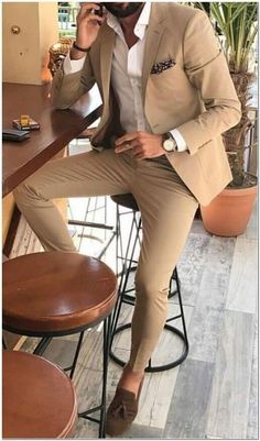 2024 Prom Trends Men, Men’s Gala Attire, Khaki Suit, Mens Casual Suits, Blazer Outfits Men, Tan Suit, Formal Men Outfit, Estilo Fitness, Mens Fashion Blazer