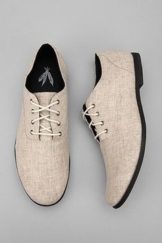 Men Shoes Formal, Vegan Sneakers, Classy Shoes, Best Shoes For Men, Vegan Clothing, Mens Boots Fashion, Foxtrot, Men's Shoe, Vegan Fashion