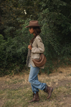 Shop fall and winter staples on sale now! Stylish Hats For Women, Fedora Hat Outfits, Winter Staples, Brown Fedora, Gigi Pip, Local Milk, Hat Outfit