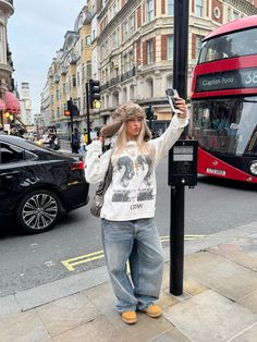 Baggy Jeans Outfit, Nyc Street Style, Swaggy Outfits, Jeans Outfit, Outfit Inspo Fall, Outfit Goals, School Outfit, Baggy Jeans, Outfit Idea