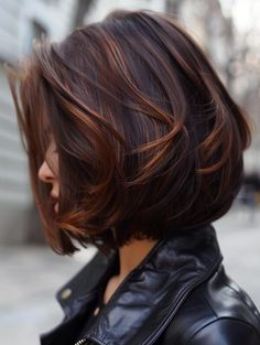 Trendy Bob Haircuts with Highlights: Short, Medium, Long, and More Bob Haircuts With Highlights, Haircuts With Highlights, Trendy Bob Haircuts, Caramel Hair Color Ideas, Black Hair Pale Skin, Pixie Bobs, Caramel Hair Color, Medium Brunette Hair, Brown Bob Hair