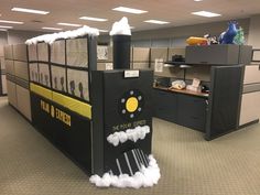 Christmas Themed Office Cubicle, Igloo Cubicle Decorations, Polar Express Desk, Polar Express Cubicle Decorations, Polar Express Office Decor, Igloo Cubicle