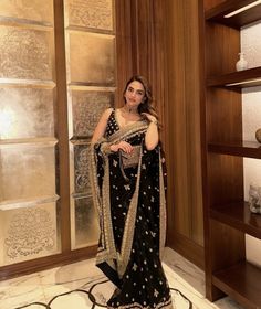 Aesthetic Saree, Saree Ideas, Trendy Outfits Indian, Beautiful Casual Dresses