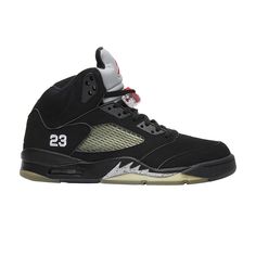 Find JORDAN 5 Retro 'metallic' 2007 on Editorialist. This 2007 retro of a 1990 OG colorway features a black nubuck upper with a reflective 3M tongue. The translucent mesh matches part of the outsole, which also appears in black. The signature shark-tooth detailing sports a speckled silver, while Fire Red accents are limited to the Jumpman on the tongue, the lace toggle and the ‘Air Jordan’ inside the tongue. The ’23’ on the ankle is embroidered in metallic silver, which did not appear on the original model. Retro 5 Jordans, Air Jordan 5 Dark Concord On Feet, Jordan 5 Retro Black Metallic, Air Jordan 5 Retro Moonlight (oreo), Air Jordan 5 Retro Stadium Goods, Pretty Sneakers, Air Jordan 5 Retro, Air Jordan 5, Jordan 5