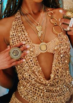 Thrift Style, Gold Goddess, Crochet Outfit, Rave Fits, Jewelry Crochet, Look Festival, Ibiza Outfits, Outfit Party, Fire Fits