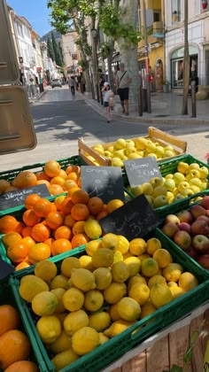 france aesthetic travel french open market south france summer vibes fruit Summer Abroad, France Summer, South France, Aesthetic Places, Europe Aesthetic, Open Market